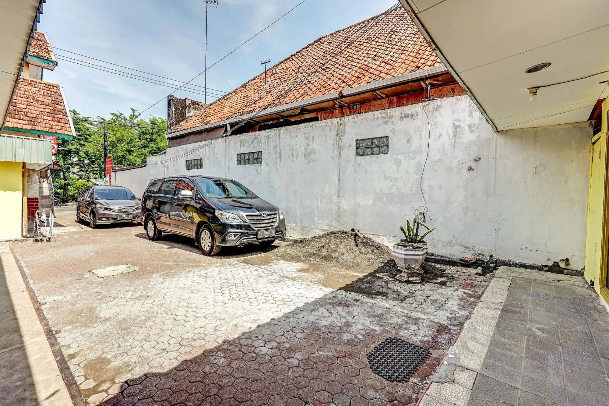 Hotel Kalimantan 泗水 外观 照片